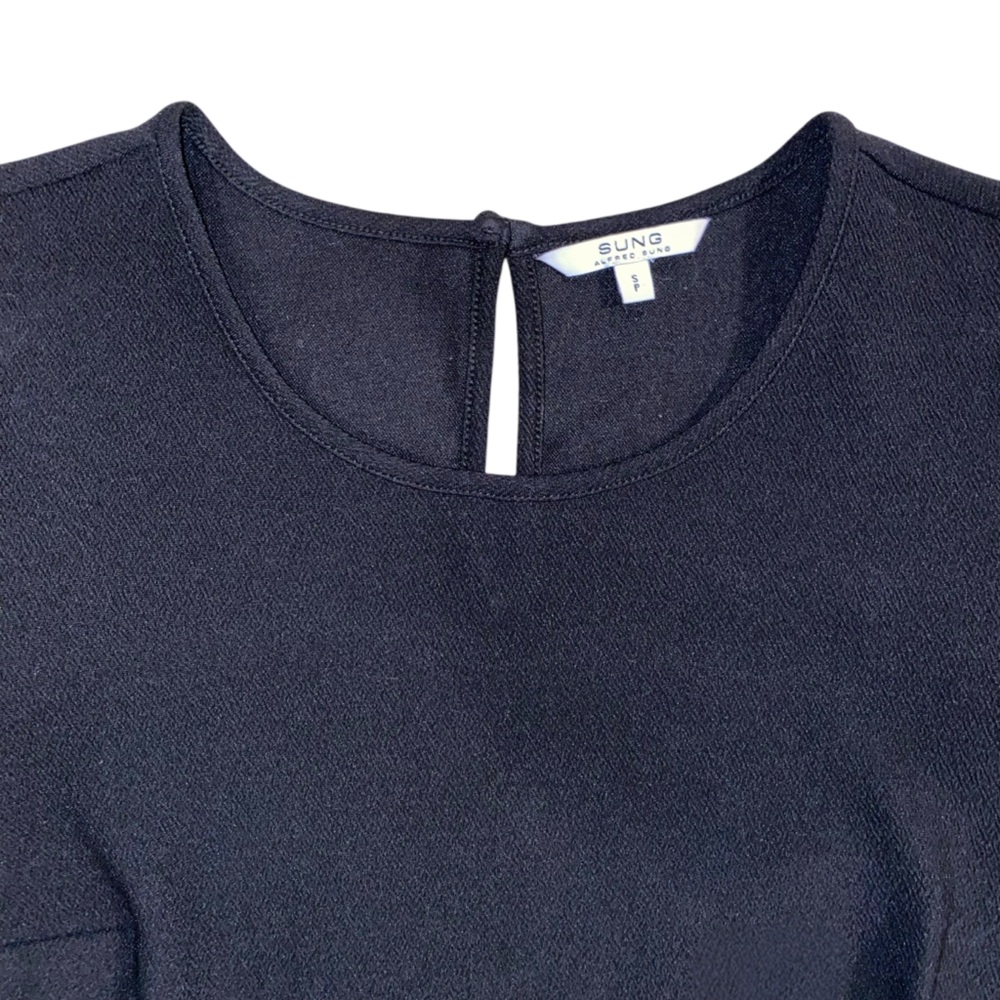 Alfred Sung Black Scalloped Edge Short Sleeve Top - Picture 4 of 8